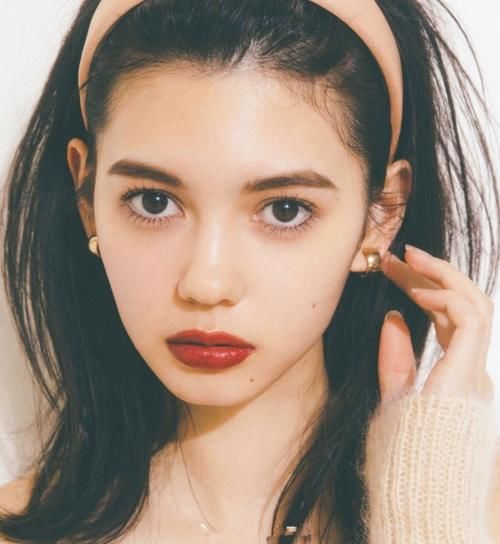  「杂志」日本神仙杂志ViVi盛产混血模特，厌世脸甜美风总有一款是你爱的！