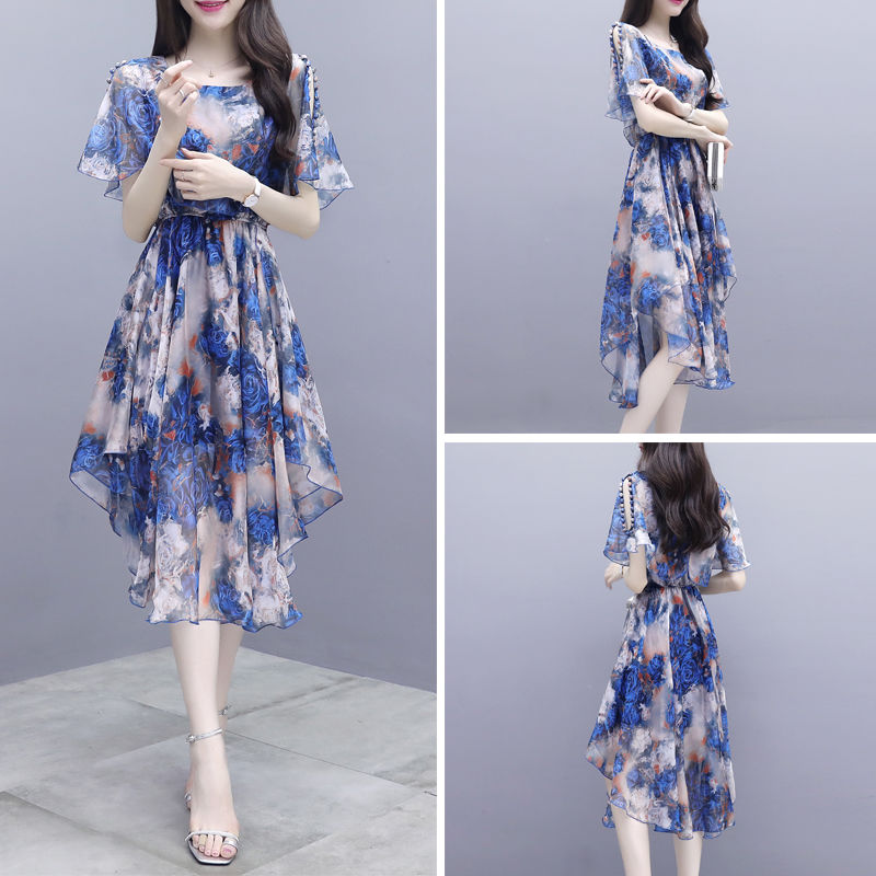 三伏天海滩的女人都这样穿!凸显傲人身材，男人见了老脸通红