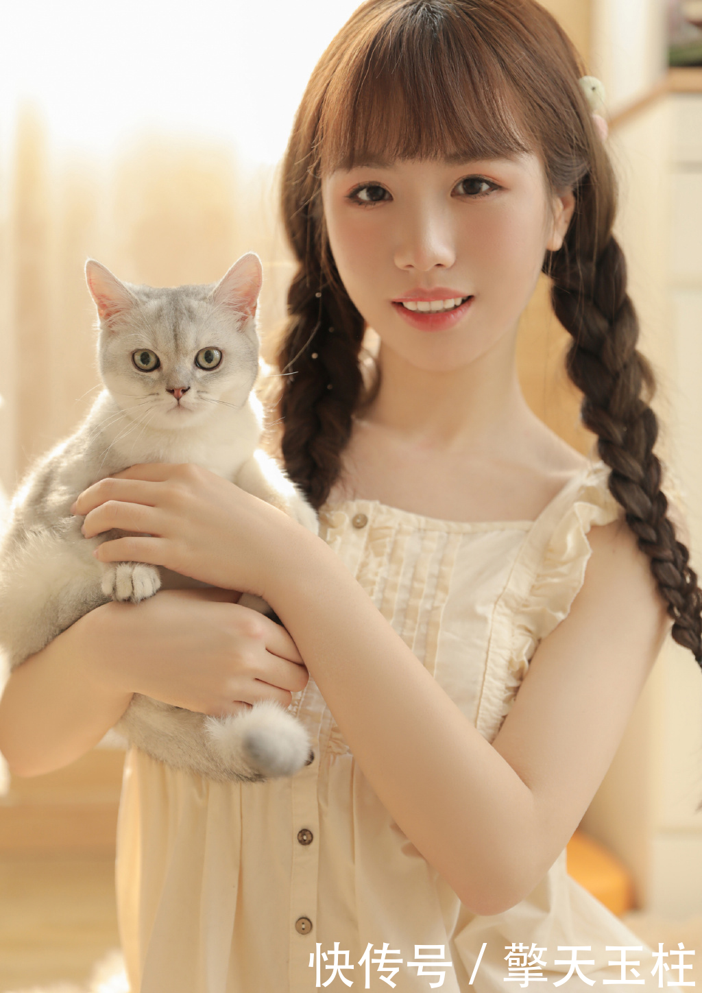  『写真』吊带睡衣美女俏皮双马尾写真
