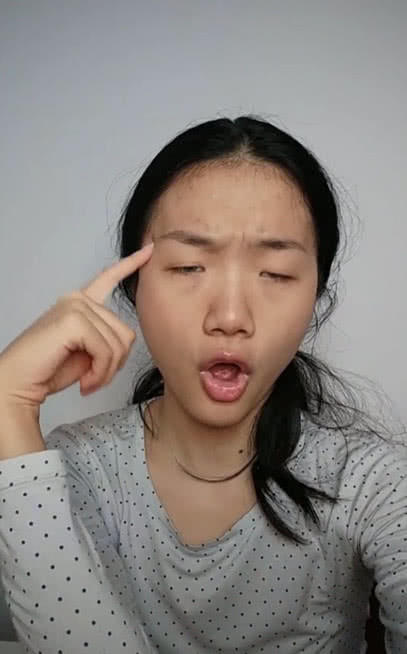 不怕丑女化妆，就怕美女化妆，单眼皮小姐姐简直就是美出天际，网