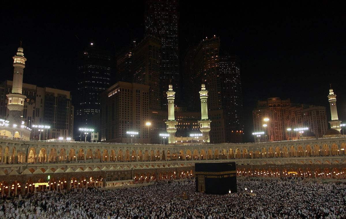 世界石油产量第一大国：因嫌弃邻国，准备花巨资把邻国挖成岛国