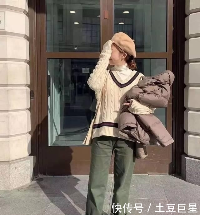  『时髦』衬衫+小高领的搭配=开春最流行的穿搭！