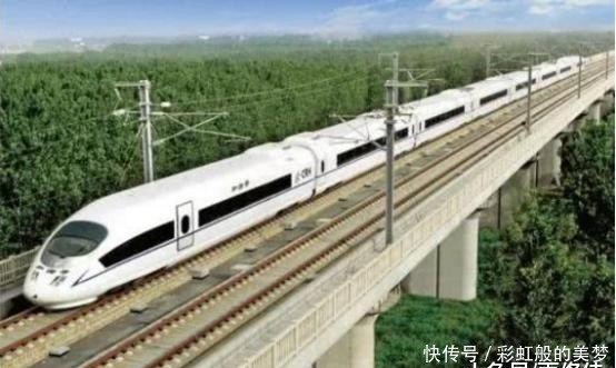  高铁站■高铁站每天开出的第一班列车，为什么都是空车？今天总