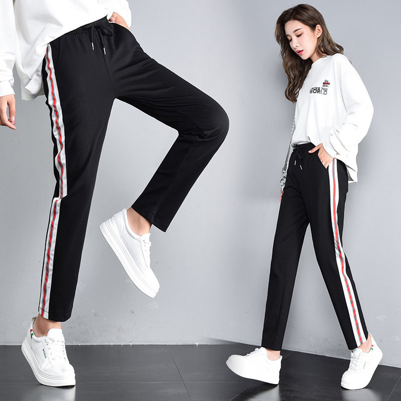 现在女人越来越会穿，棉麻衣+平底鞋，美出新高度，这才叫洋气