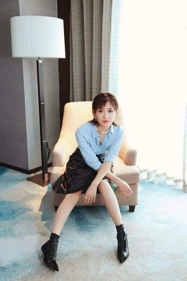 苏青饰演的“尔晴”人人喊打,但剧外的苏青时尚的众人追捧!