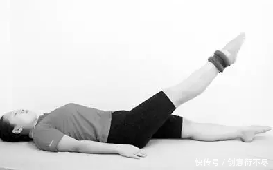  #延长#坚持做这个动作，能改善关节炎，延长膝盖寿命