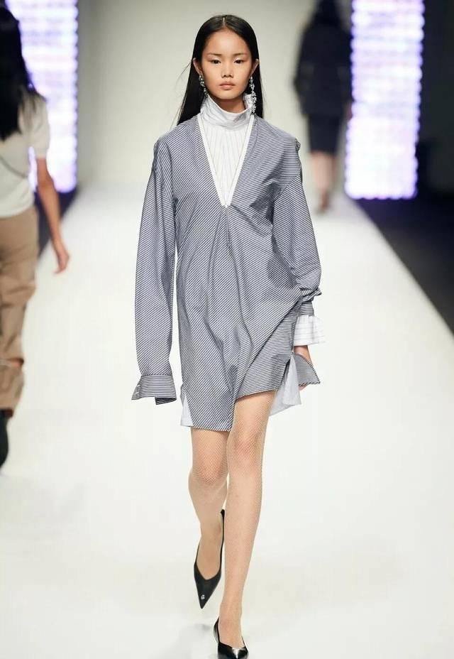  「时装周」女模特采访 | t台走秀时最担心的是...