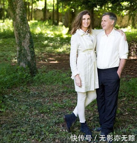 夫妇花200多万买下废旧古堡，94间房只有4间可住