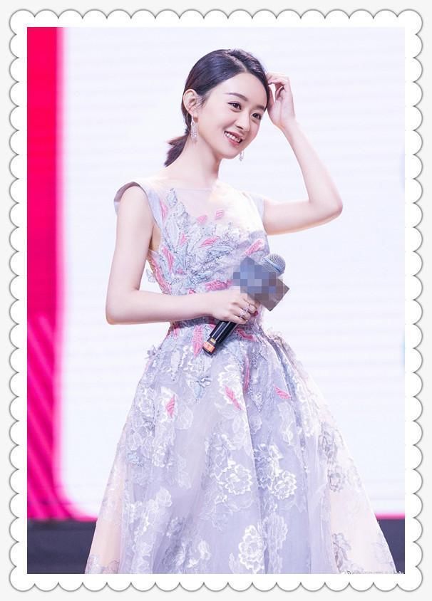 赵丽颖穿束腰裤大破怀孕传闻,可一个半蹲姿势却暴露了更多秘密