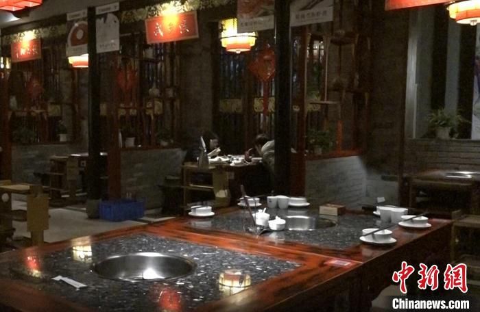  火锅店|成都部分火锅店恢复堂食：隔桌隔位就餐