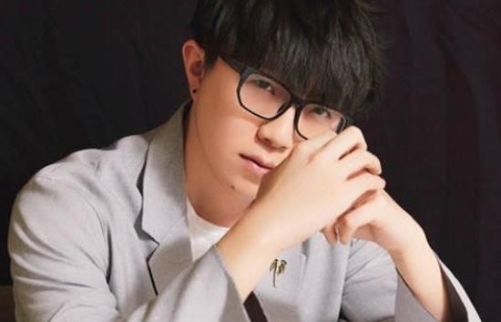  #不易家庭背#毛不易个人资料简介公司 毛不易最火的三首歌是什么
