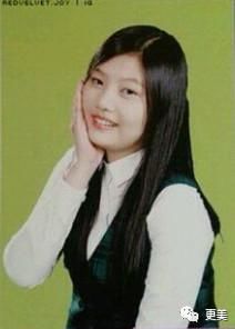 景甜凸出的小肚子衣服都遮不住，体型快和蒋欣一样了