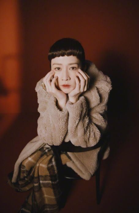 佘诗曼剪“二次元刘海”美成洋娃娃，吴昕却一刀回到解放前!