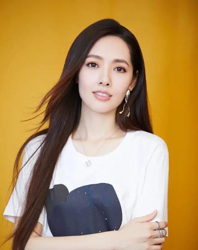  「女人」不管多大年纪女人，都要避开这4种“大妈发型”，颜值再高都没用