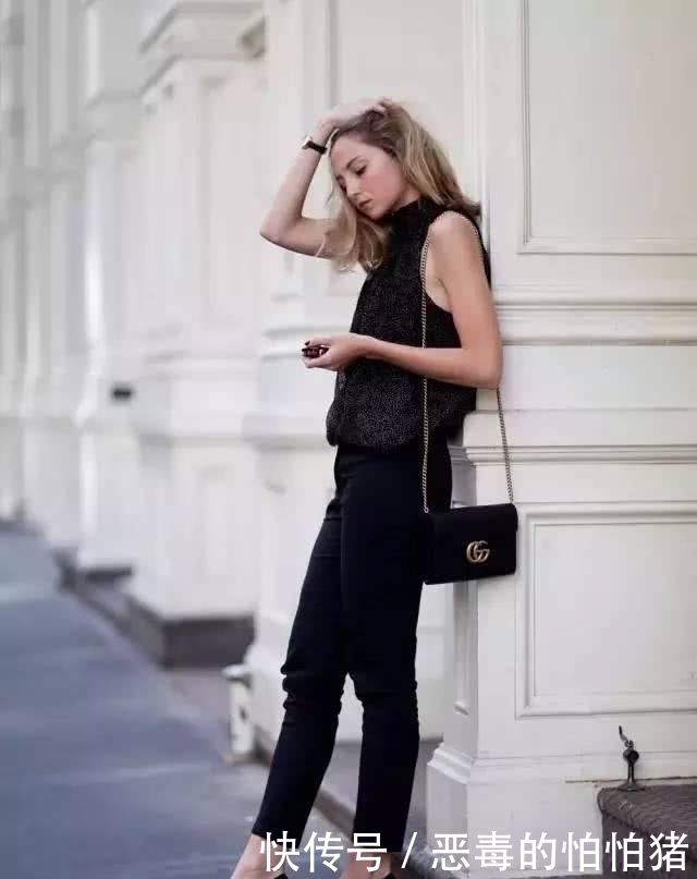  冬天：冬天裤子这样穿，女人味简直爆表，难怪回头率这么高！