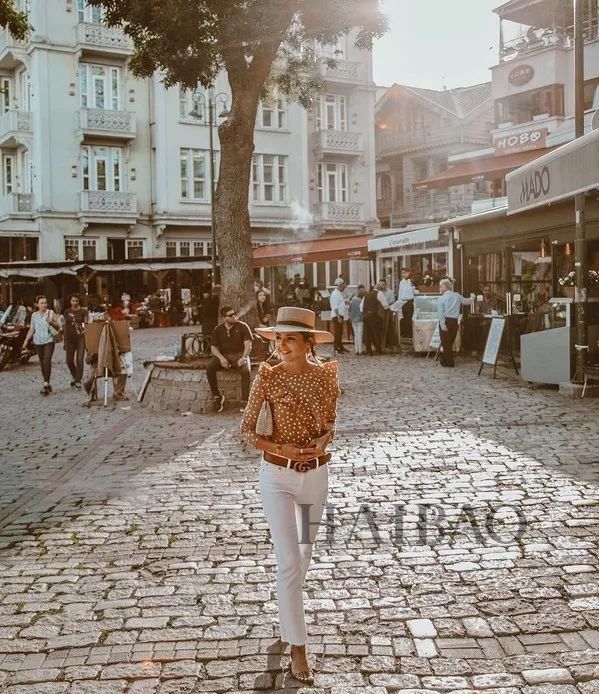 好看| 裙子和T恤才是女生开心的根本!就想天天这样穿去度假!