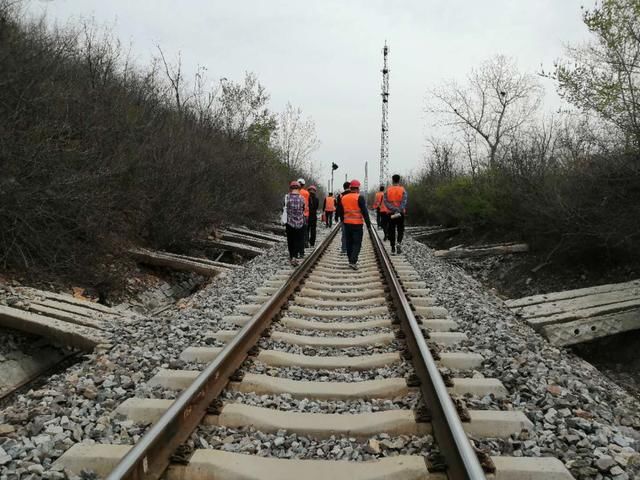  「车站」列车在春天行驶！市郊铁路怀密线怀柔段景观提升