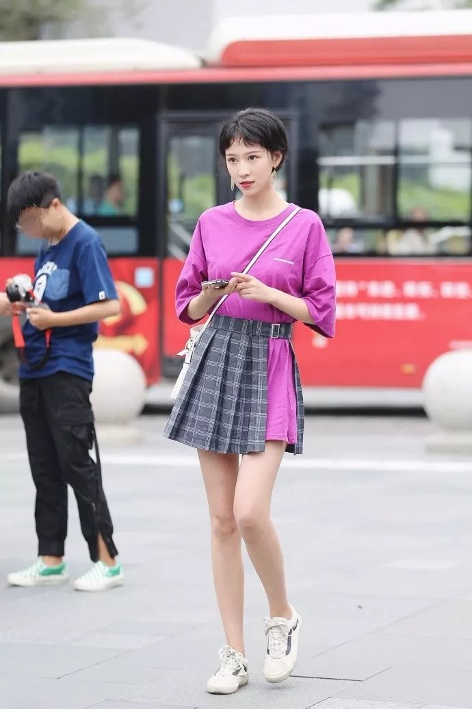 街拍各色美得令人惊叹,真漂亮大长腿的性感美女们集合