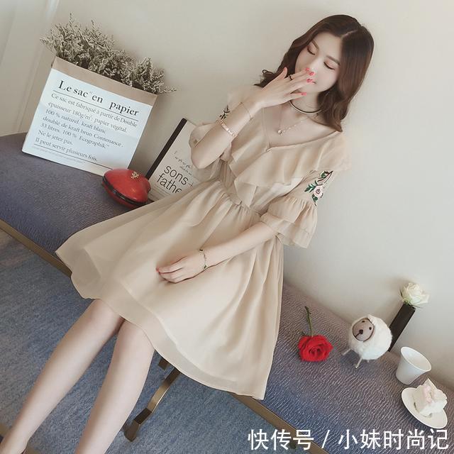 「上穿」想要视觉上穿的修身,那连衣裙肯定不能少