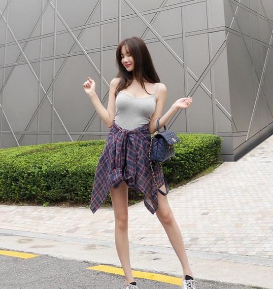  小姐姐|?魅力动人的小姐姐，美得知性而优雅，有种不可超越的美感！