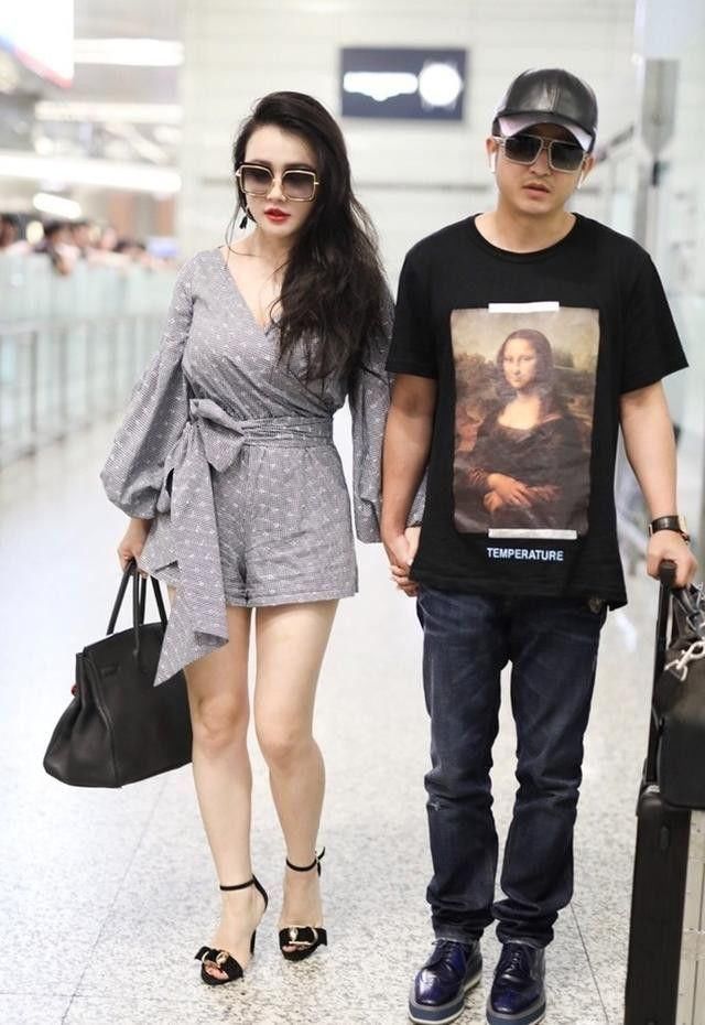 以前只觉得冉莹颖穿衣高调,看到这条连衣裙才知道,身材很丰满!