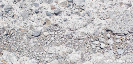  高速|为什么国家要禁止使用混凝土修建高速公路了？网友：还好禁