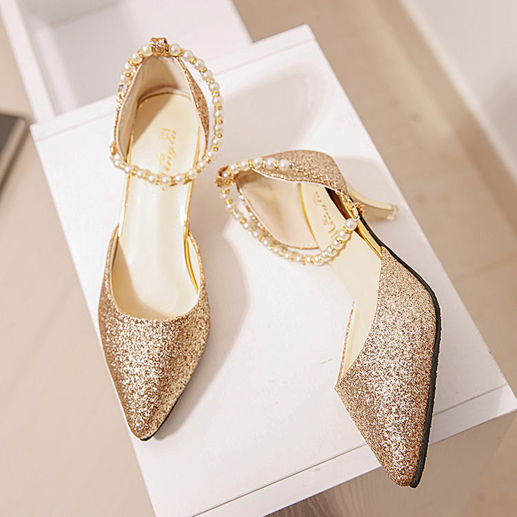 高跟鞋就是女人的战靴,高跟鞋的美,小白鞋永远给不了