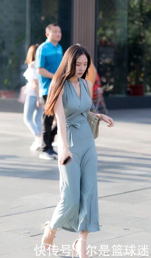  「搭配一双」简约时尚高跟鞋，小巧尖头，这扮纯妙搭我服！