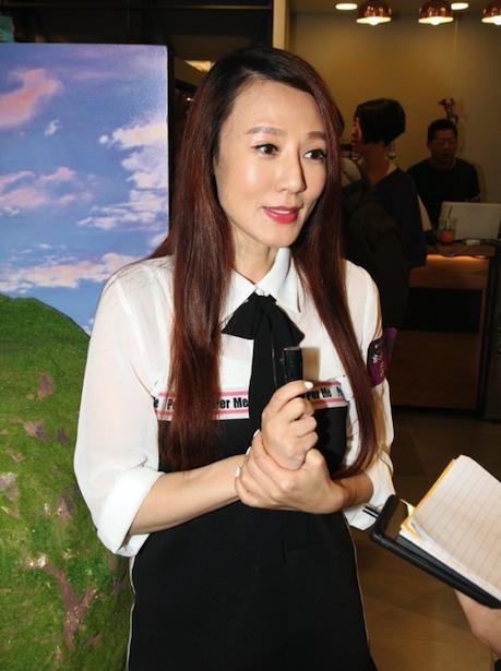 47岁康华被曝曾与富豪华侨秘婚：感情的事我不想再回应