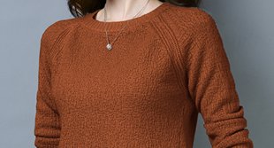 40岁以上女人，秋天尽量别穿裙!秋衫+黑裤子，国庆穿超好看