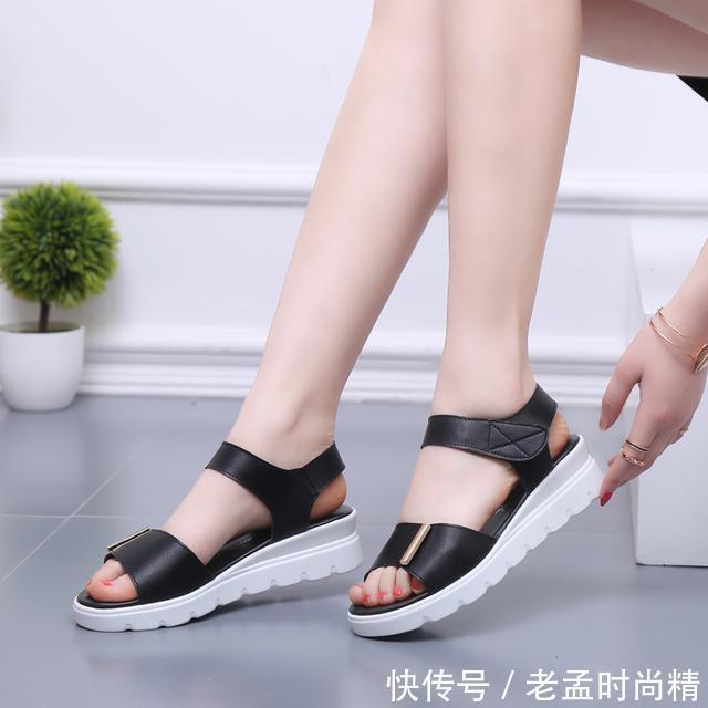  『舒适』鱼嘴凉鞋清爽舒适，小编喜欢第7款，满满的欧美范儿