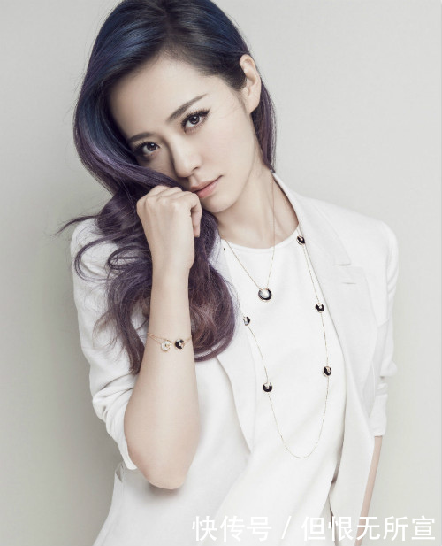 张靓颖否认找人帮忙收歌签版权协议不要再被骗了