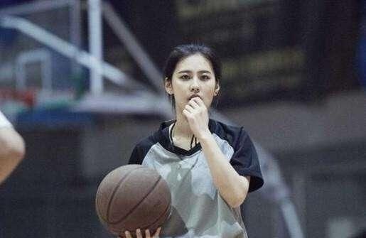  【CBA】酒后吐真言！前CBA球员深夜直播，酒后表白美女裁判