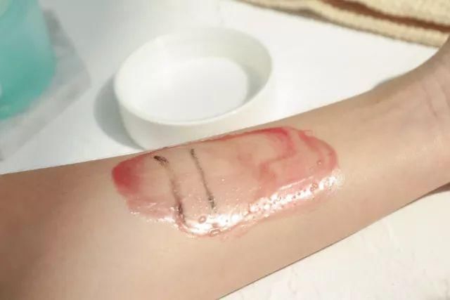 淡妆浓妆这样卸，闷痘，粉刺全没了，脸上毛孔小到看不见