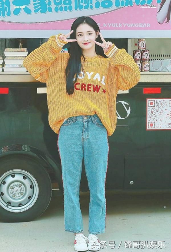 周洁琼跳舞大长腿抢镜，那是你没看到未修图的她，腿粗了两倍!