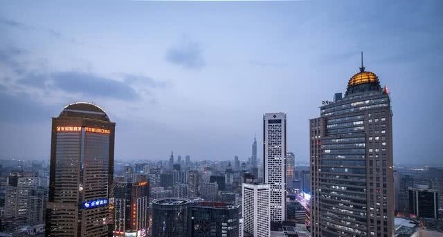 GDP超万亿，我国唯一拥有双国际机场的省会，堪比一线城市