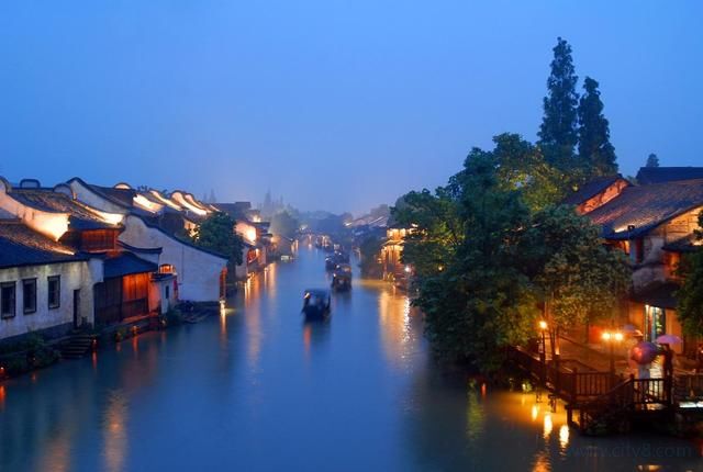 中国必去的九大漂亮小镇，我只去过那个最美的地方，你去过几个？