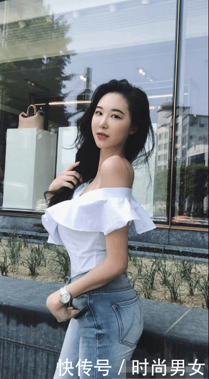 图2性感包臀裙身材尽显, 你不想将她带回家吗！