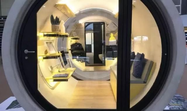 11平能住2人，香港继“棺材房”后又出“水管房”