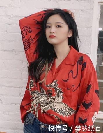 「时尚感」当吴宣仪与刘雯,同穿一件衣服,才知女星与超模之间的区别!
