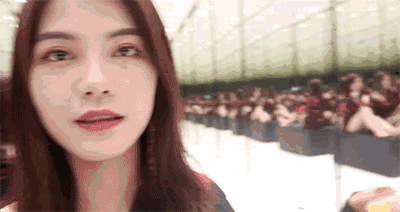 亲身示范丨原来真的可以在试衣间自拍出时尚芭莎封面!