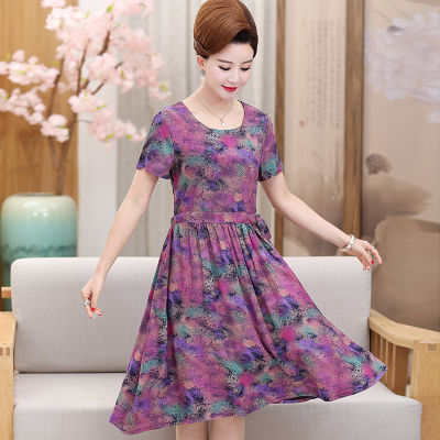 媳妇穿着这身棉绸裙，出门没人喊阿姨，让她偷着乐，确实洋气好看