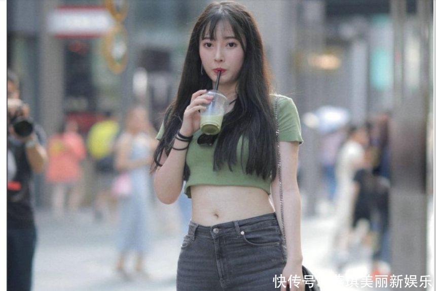 【搭配】小姐姐甜美可爱的长相,还有灵动的眼睛!