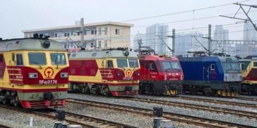  pageType_zmt火车以每小时160公里行驶，如果行驶轨道上有石头要