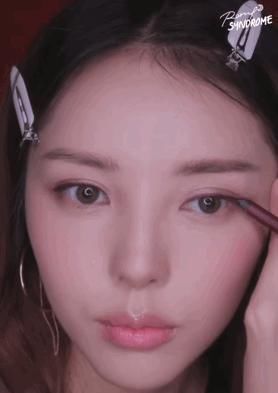  「UFO」美妆护肤UFO丨连pony高手都不得不爱的“勃艮第妆”打开新微熏方式！