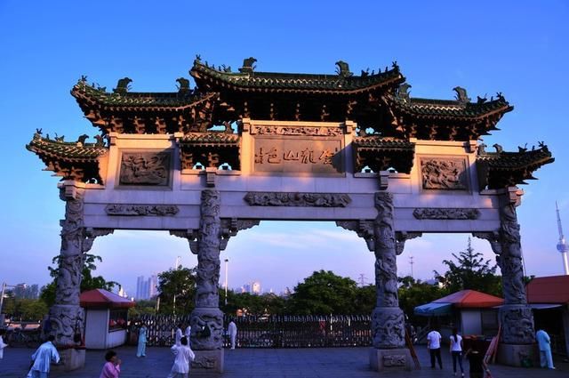 我国贯通东中西高铁大通道，沿途共设56站，覆盖6省，激活北方高