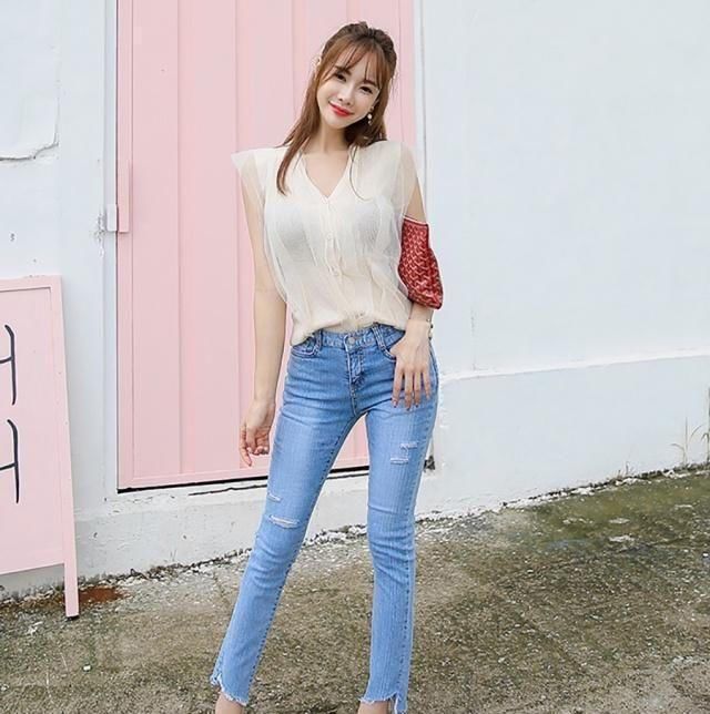  「洒脱」搭配修身牛仔裤，穿出自己洒脱气质显腿长，职场干练大方得体！