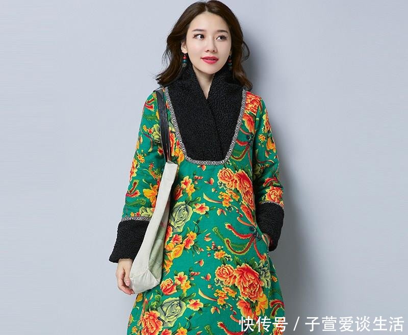 『民族风棉衣』奔四奔五女人别再穿羽绒服了,今年流行中国风棉服,贵气优雅