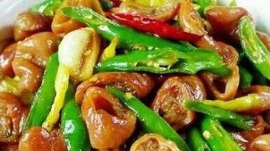  「些孩子」初春做给孩子吃的开胃小菜，鲜辣爽口，润肺滋阴养血，孩子人体壮少得病