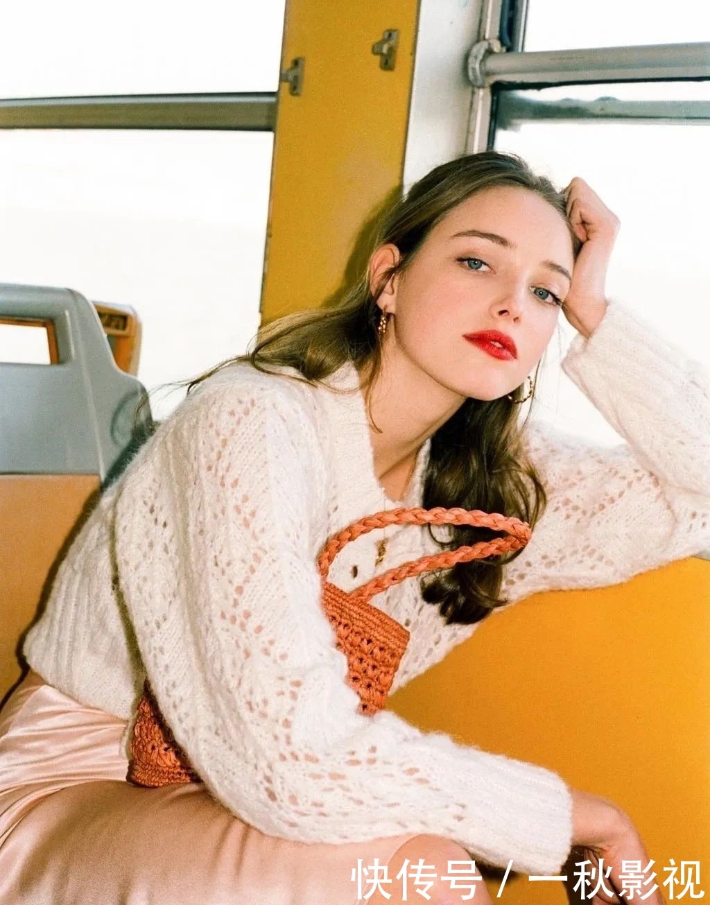  时髦：你的外套还不换吗？开春超火的5件薄外套，时髦炸了！